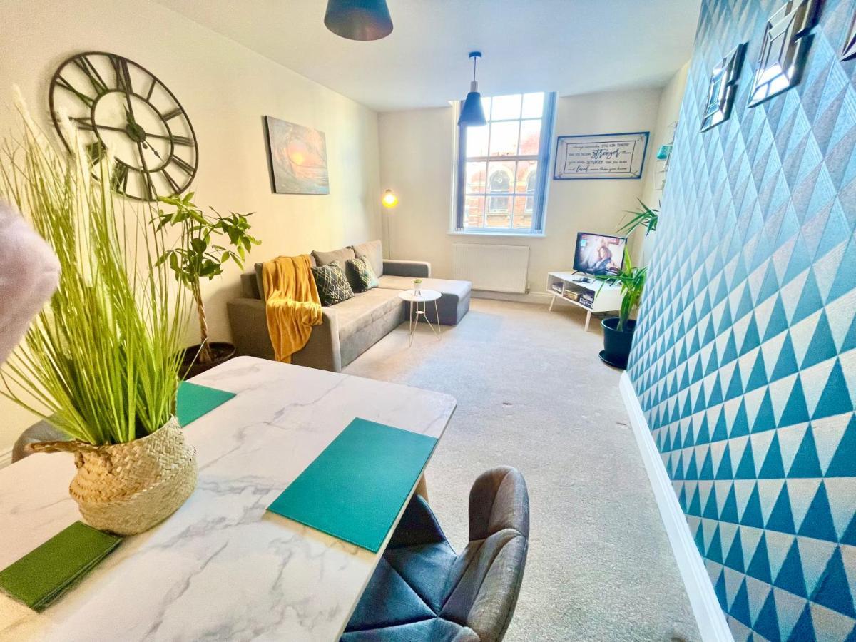 A Stylish Retreat - Super King Bed - Heart Of Town Centre - 5 Mins Stroll To Beach Bournemouth Luaran gambar